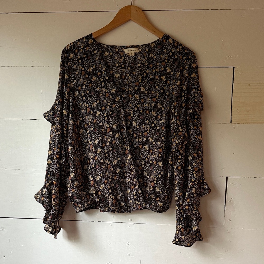 Max Studio Floral V-Neck Blouse with Ruffle Sleeves